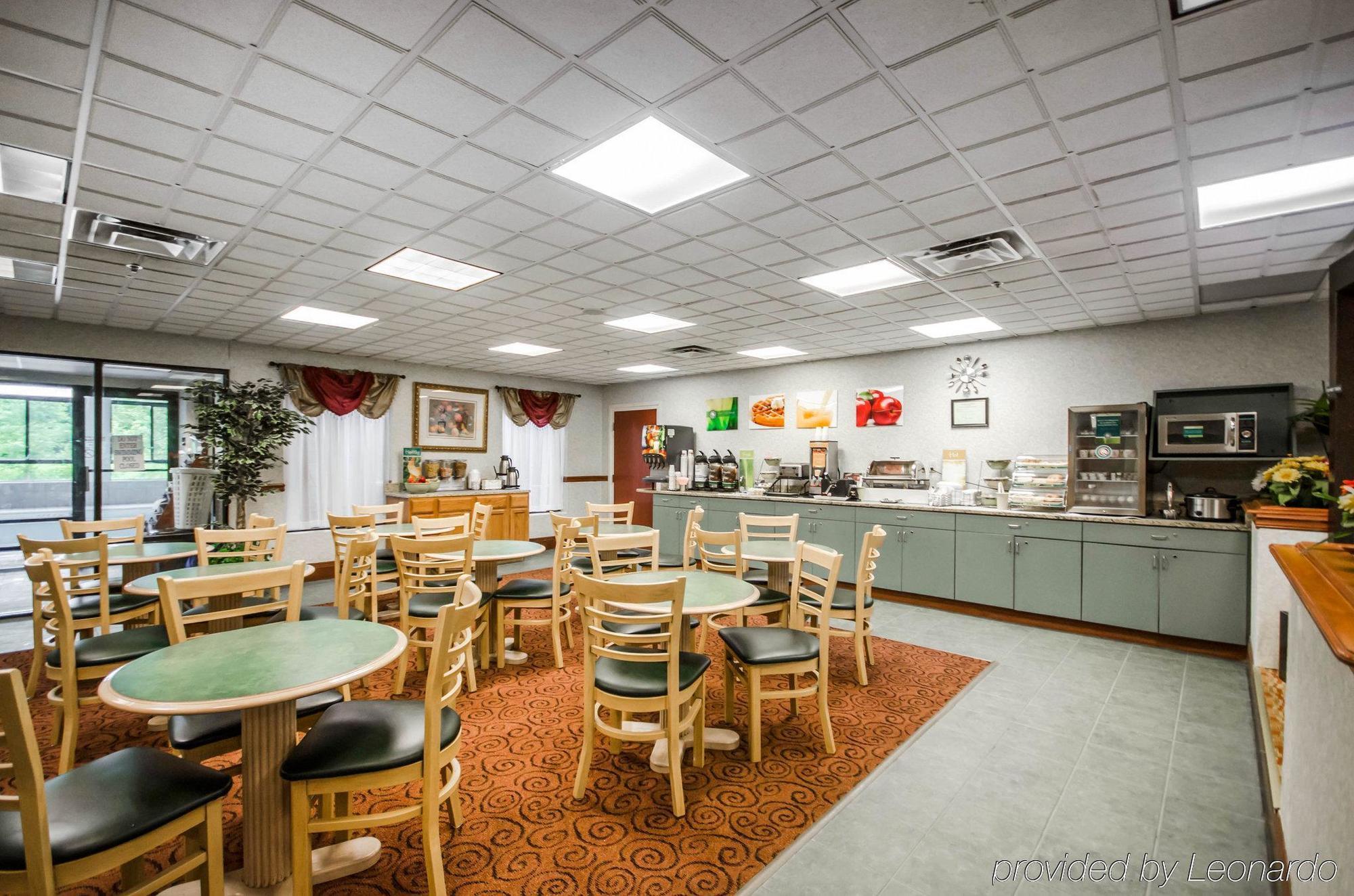 Quality Inn & Suites Sellersburg Exterior foto